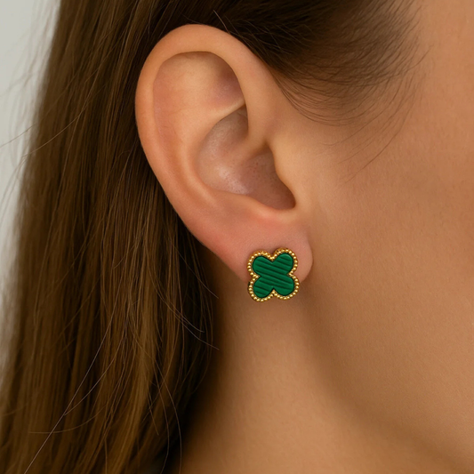 أقراط برسيم ذهبية وفولاذية