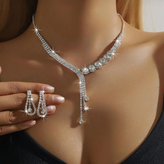 طقم اكسسوارات كريستال فاخر بتصميم شلال ( عقد+أقراط)